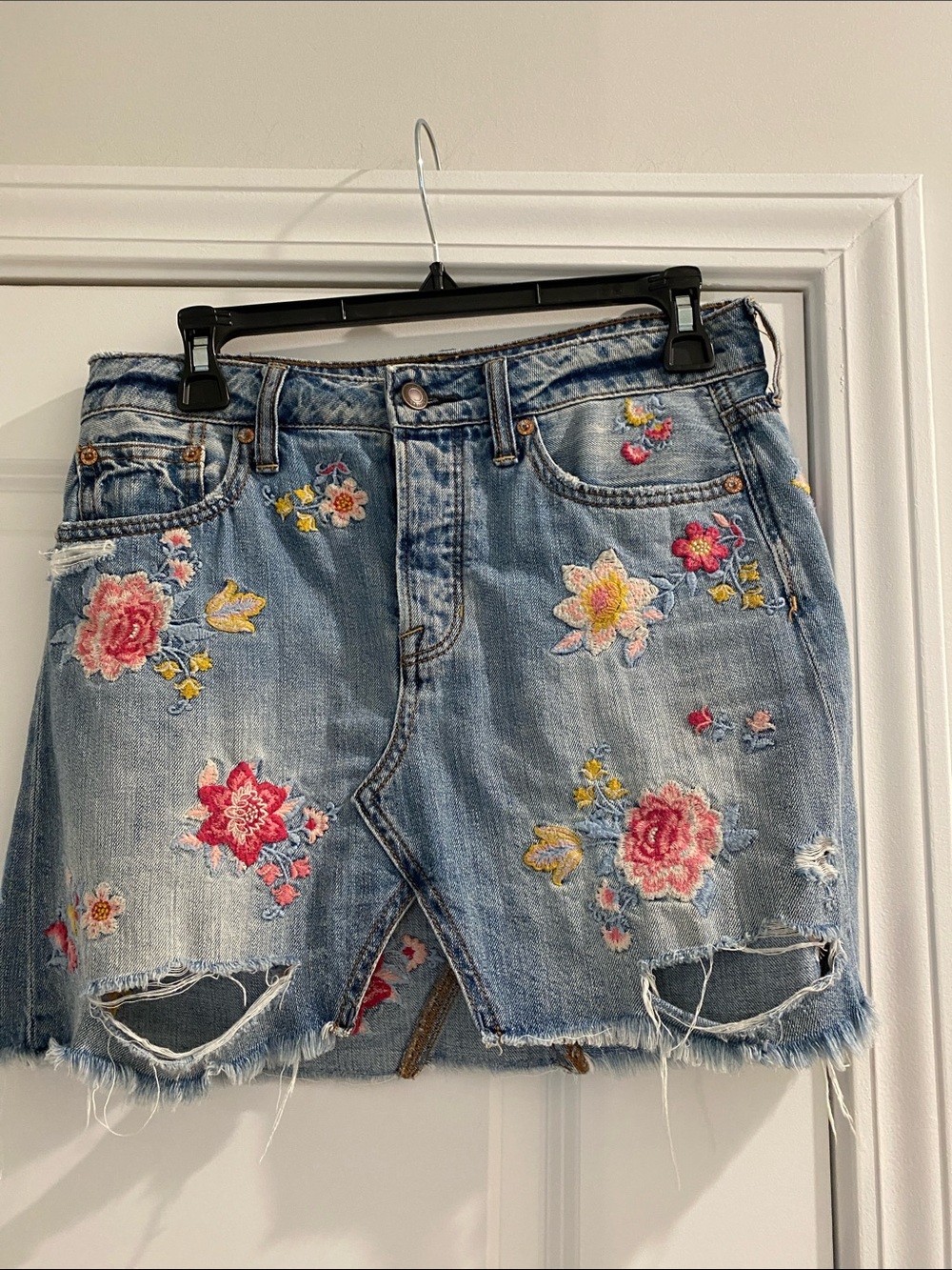 Embroidered Floral Denim Mini Skirt - Light Blue